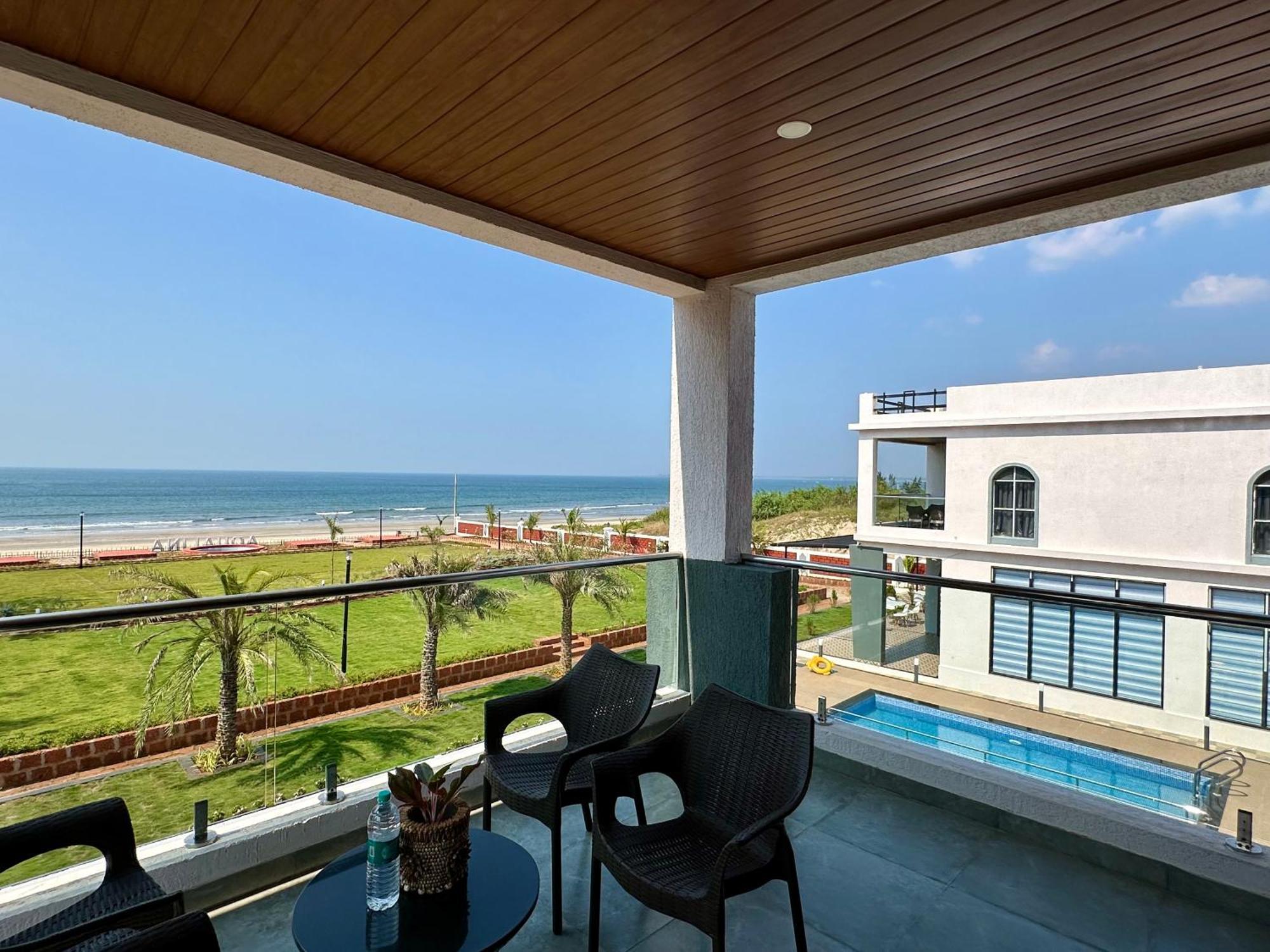 Aqualina Hotel Bhogwe Exterior photo