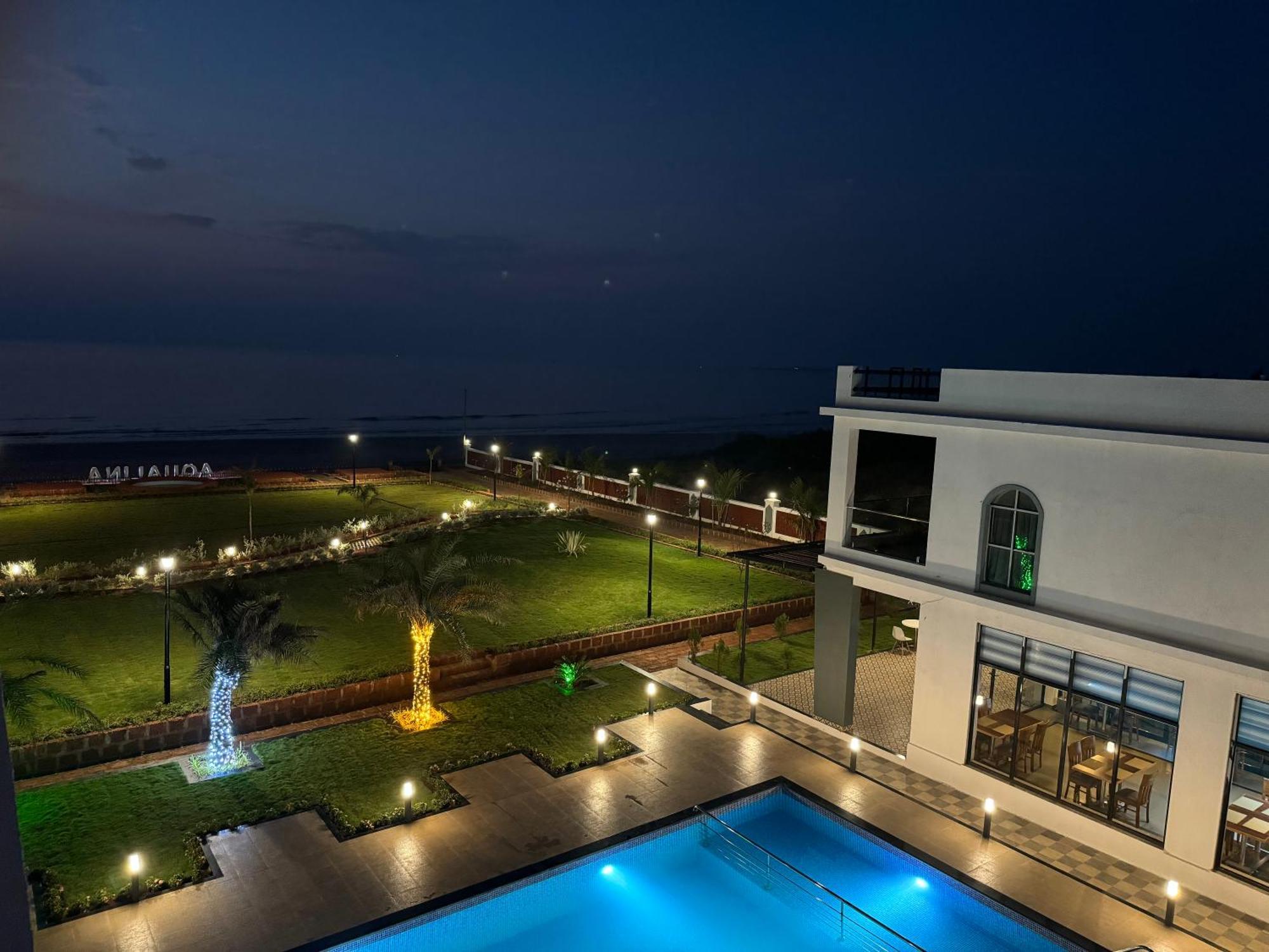 Aqualina Hotel Bhogwe Exterior photo